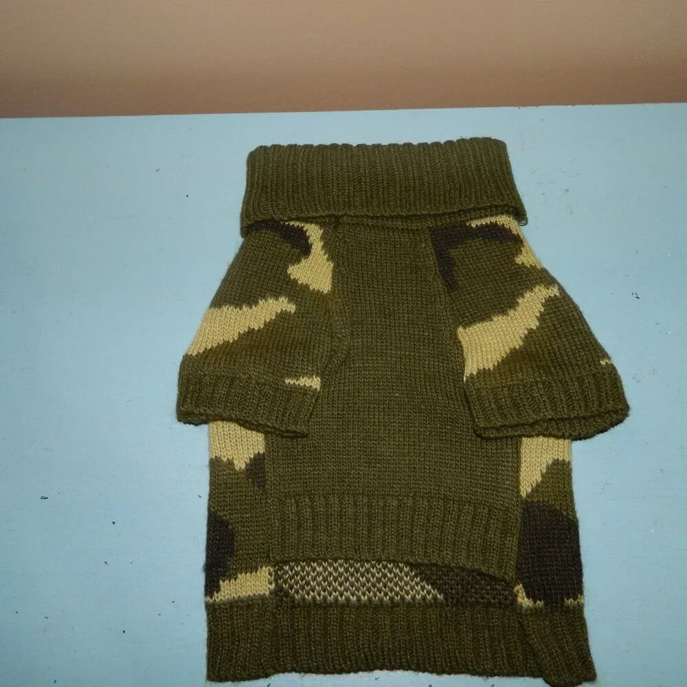 Mark & Graham Camo Print Knit Dog Sweater Sz M 